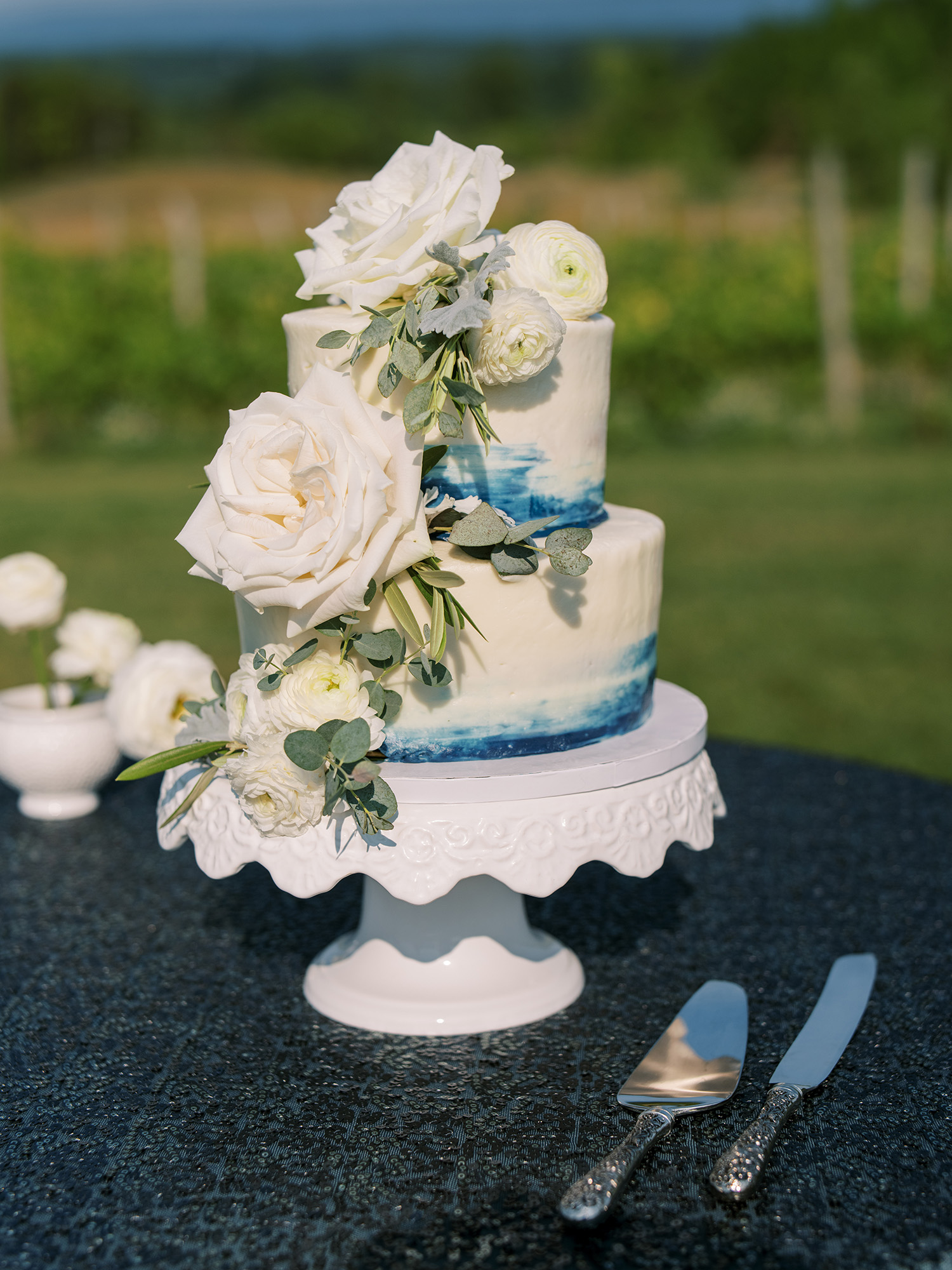 cake at bay view weddings