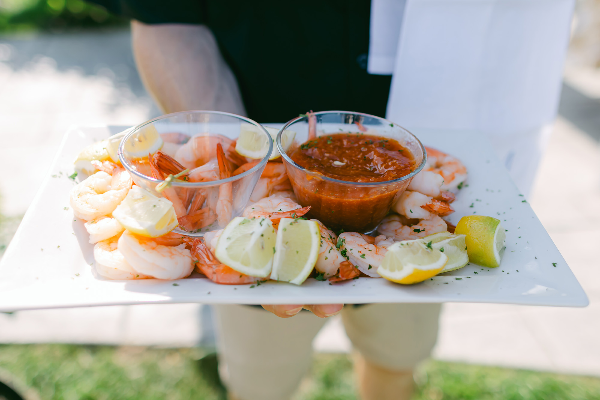 meg & randy shrimp at bay view wedding cocktail hour